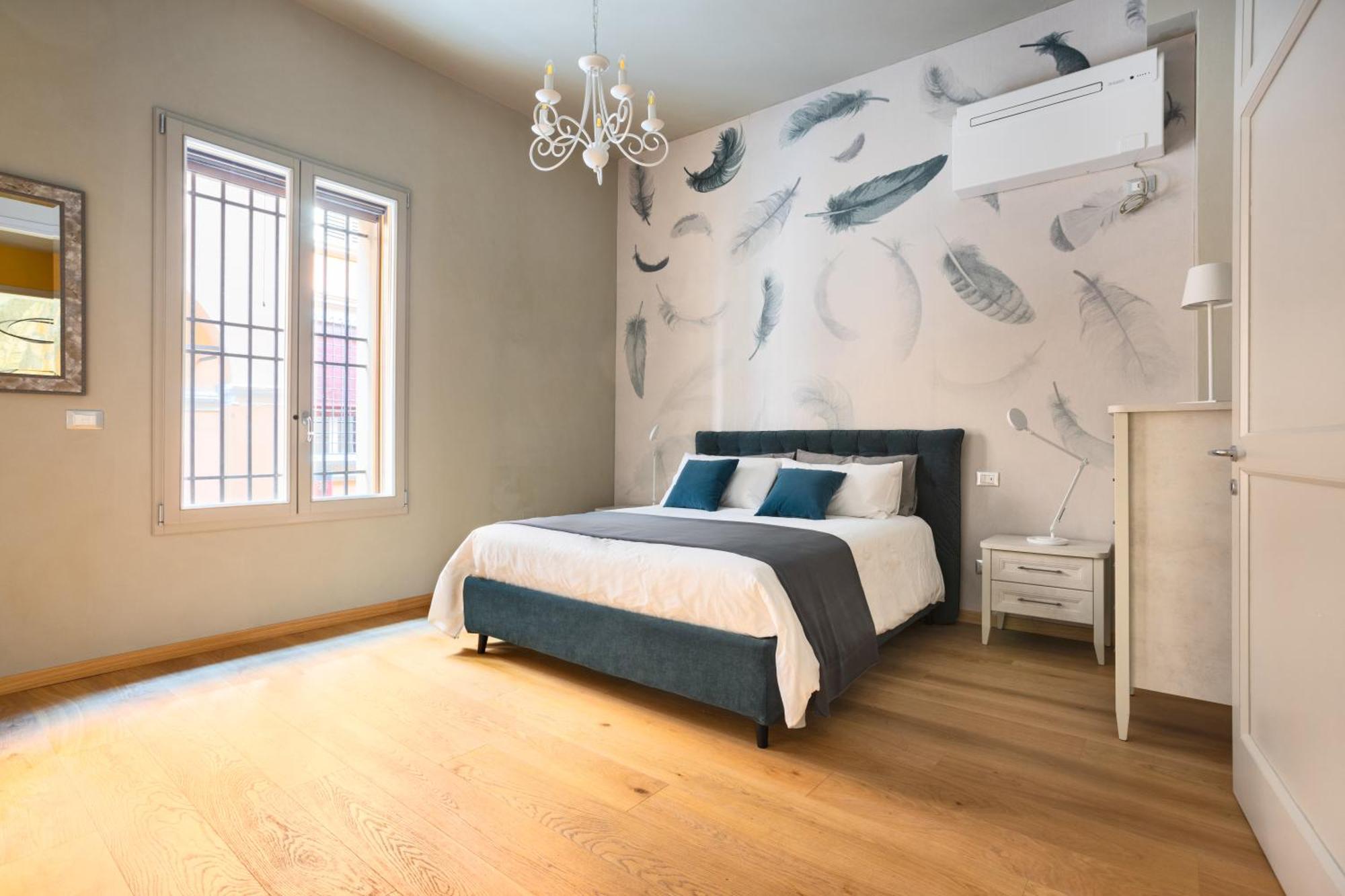 Central And Comfy Apartment Free Netflix And Disney Plus Болоня Екстериор снимка