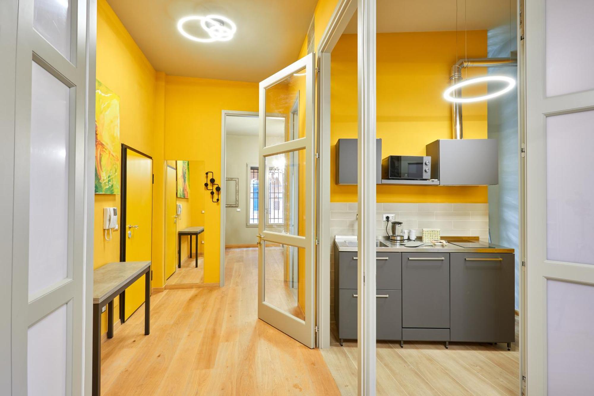 Central And Comfy Apartment Free Netflix And Disney Plus Болоня Екстериор снимка