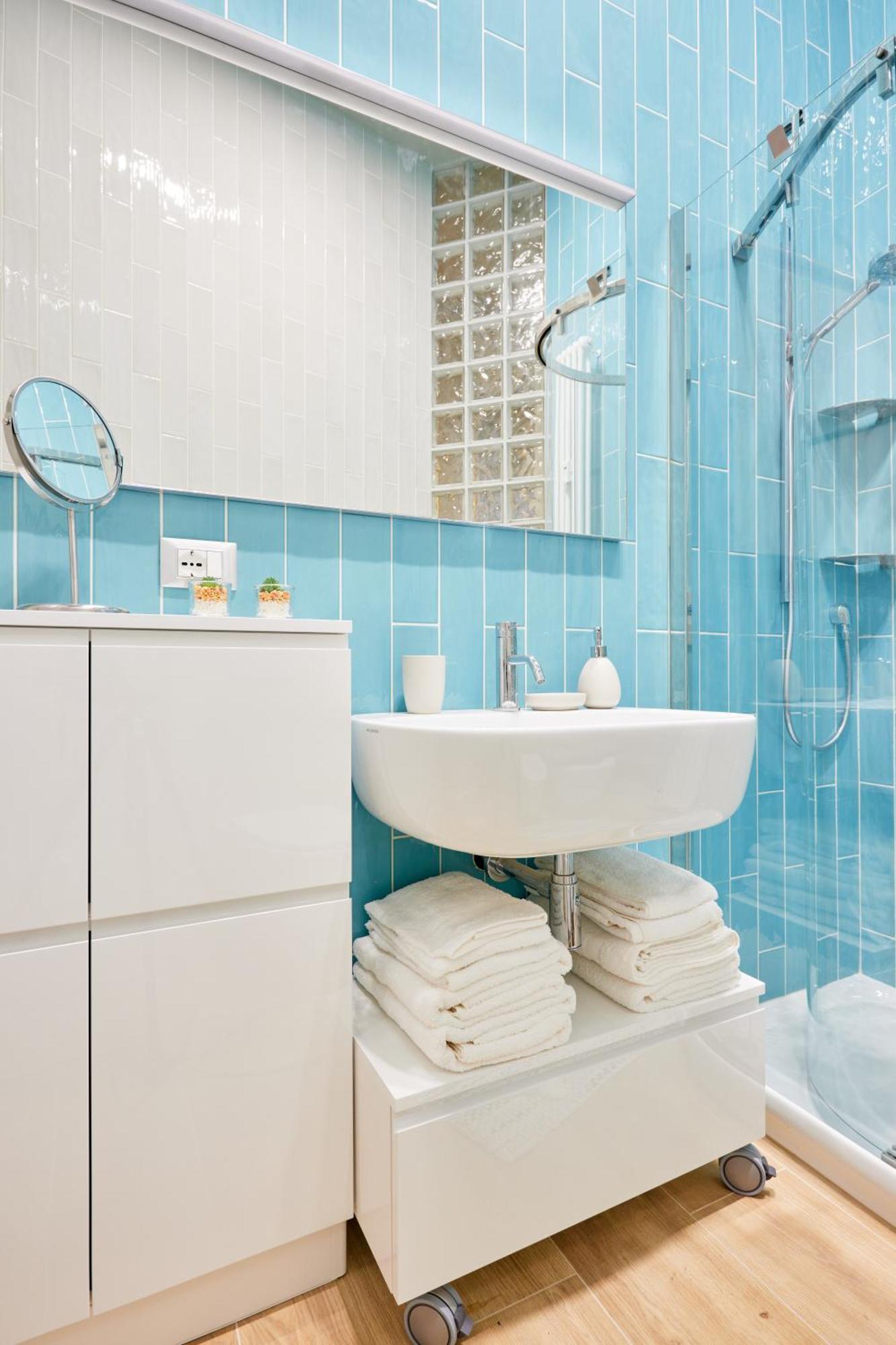 Central And Comfy Apartment Free Netflix And Disney Plus Болоня Екстериор снимка